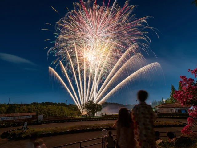 ハーベストの丘 夏祭り｜8月13日（木）〜16日（日）、9月20日（日）〜23日（水・祝）に開催！盆踊りや遊戯屋台、ミニ花火ショー